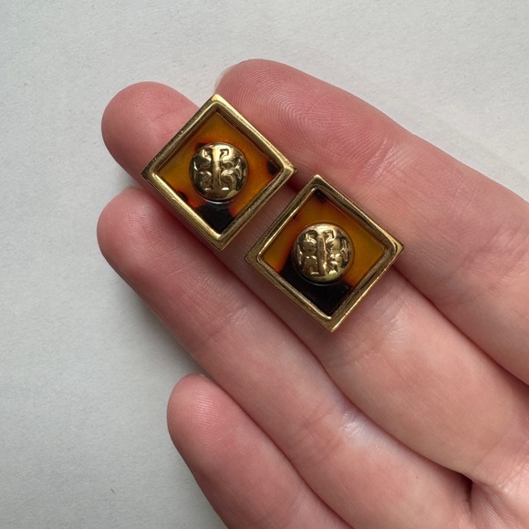 Tory Burch Gold Plated Tortoise Shell Liam Stud Earrings - Picture 4 of 6